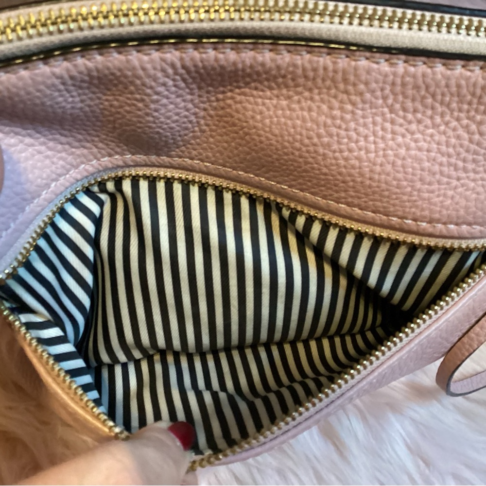 Kate Spade Light Pink pebbled leather Crossbody Bag EUC - Picture 3 of 7